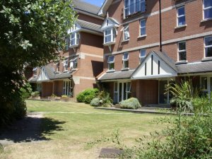 Chatsworth House, Portswood, Southampton - Flat to Let Gardens